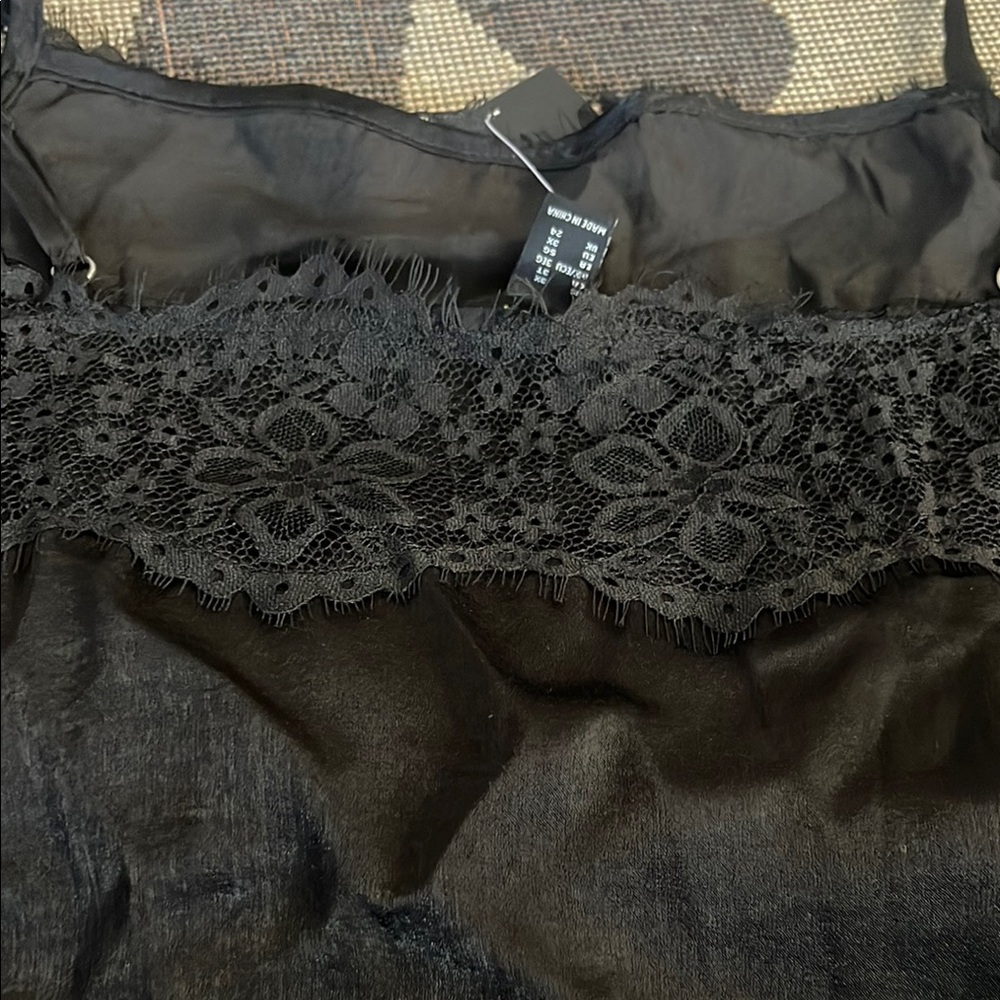 Forever 21 Black Satin Lace Cami - Picture 12 of 13